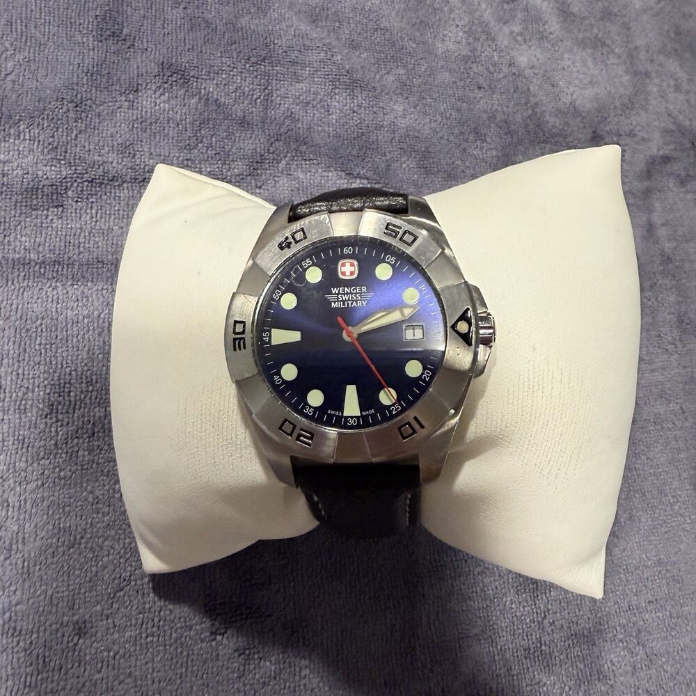 Wenger Swiss Military Watch 79178 Stainless Steel Mineral Crystal 200mm 660ft
